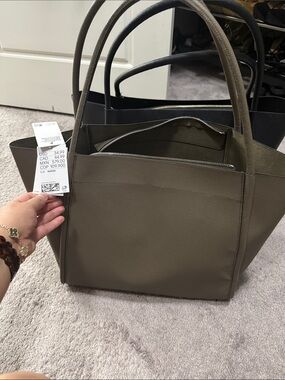 Everyday taupe Tote with Top Zip and Front Pocket